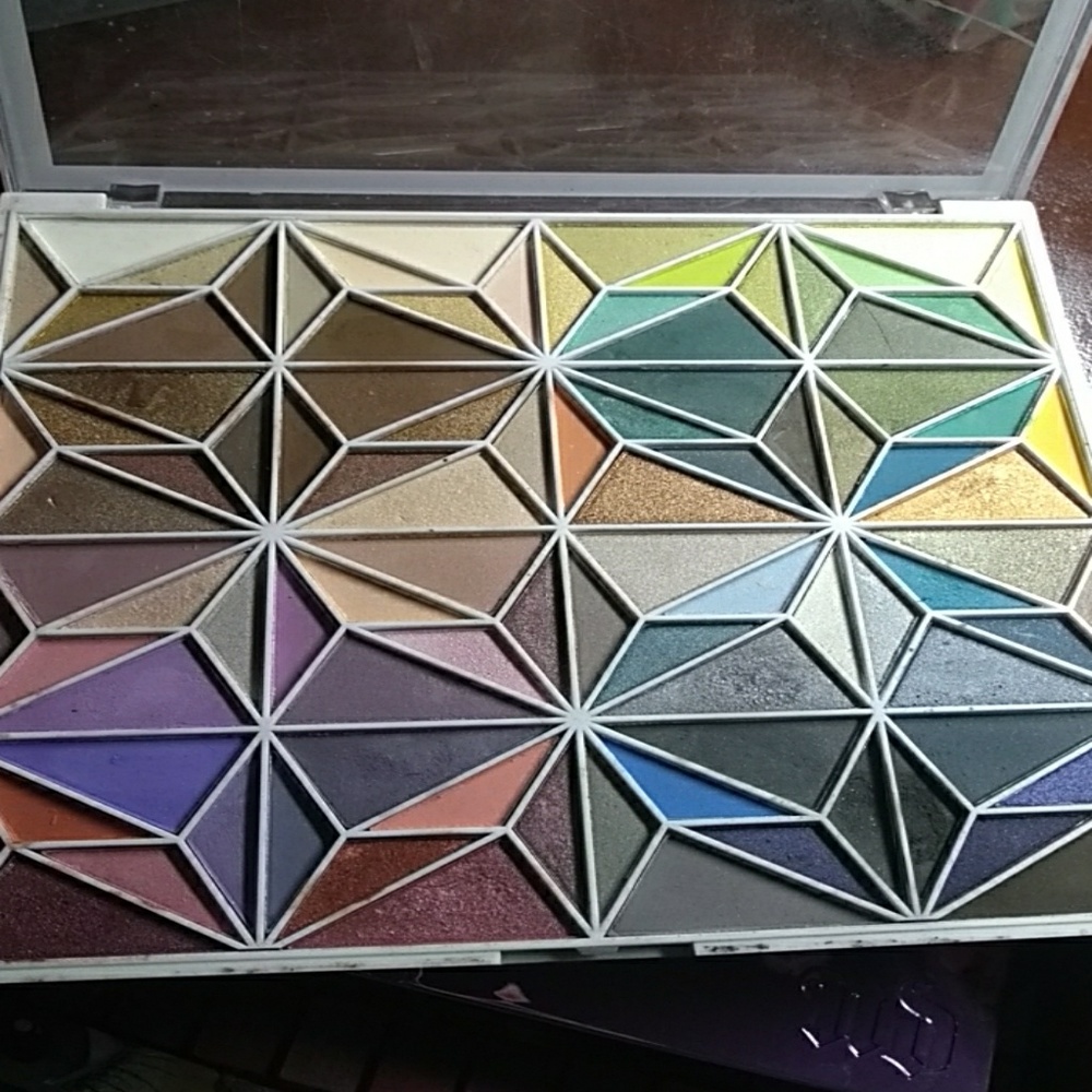E.L.F. - 96 vibrant eyeshadow palette